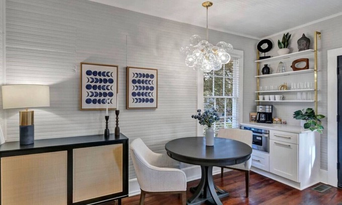 Earlewood Casa | The Wren's Nest | 1BR 2BA Guesthouse