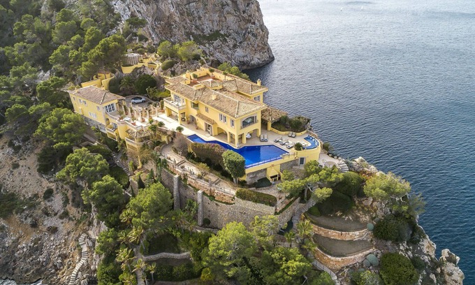 Port d'Andraitx Villa | The Yellow Castle - Puerto de Andratx