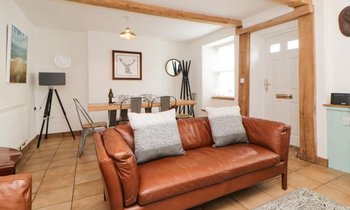Dawlish Casa | The Yellow House, 13 King Street