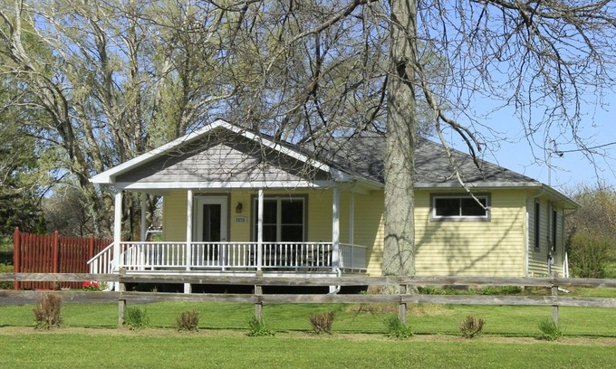 Egg Harbor Casa | La casa amarilla en Egg Harbor -beautifully remodelado y listo para usted!