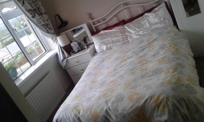 Ballycastle Cama Y Desayuno | The Yellow Rose B&B