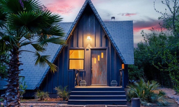 Redding Cabina | The Zen Den :: Hidden Gem