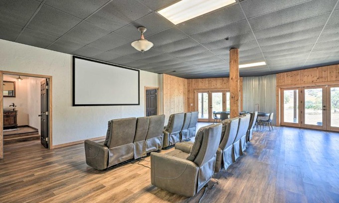 Valley Springs Casa | Theater and Scenic Views Valley Springs Cabin!