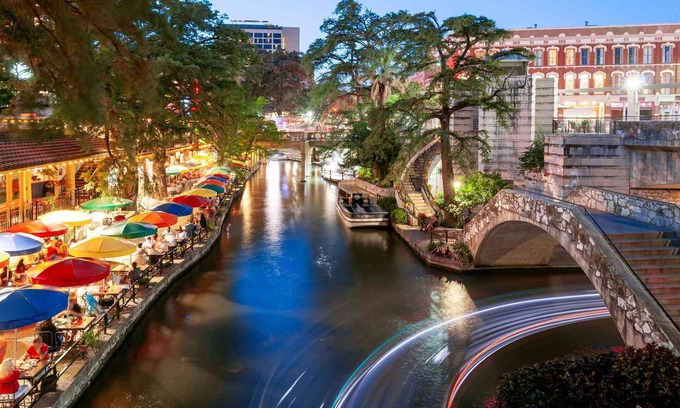 Near East Side Casa | TheEastsider-Frost Bank Center/Convention Center/Alamodome/Riverwalk