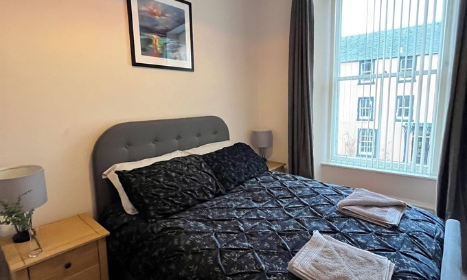 Jedburgh Apartamento | @TheFlatInJed: Fully serviced 2 bedroom apartment in Jedburgh, sleeps 4.