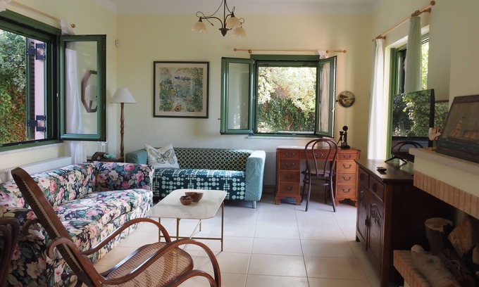 Prines Villa | Thei's Nest in a large garden in the Prines' centre near restaurants, beach,city