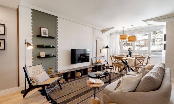 Nueva España Apartamento | Theodosi - 3 bedrooms and balcony in Nueva España
