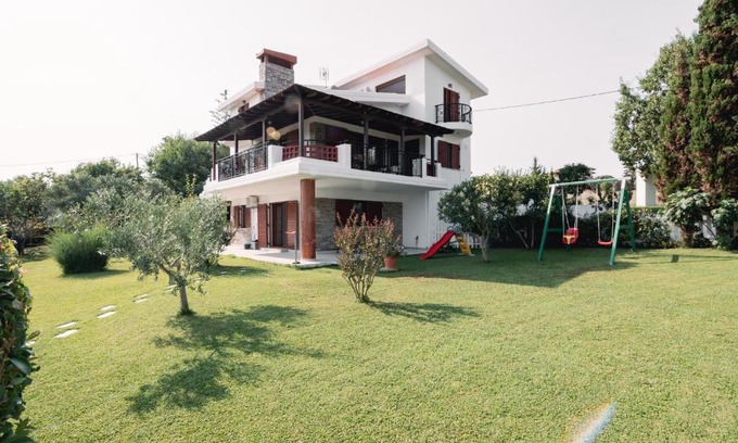 Alexandroupoli Apartamento | Theoni’s country house with garden and sea view