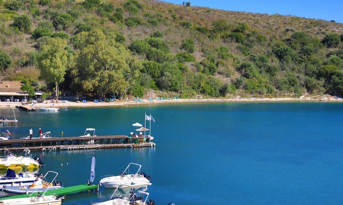 Agios Stefanos Apartamento | Theophilos 2: Amazing location, Bay views, A/C, WiFi, sleeps 4