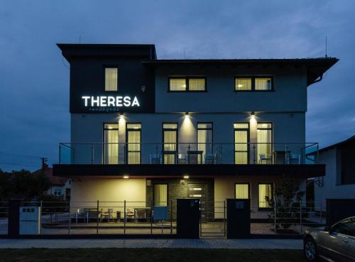 Kiskunmajsa Casa | Theresa Vendégház