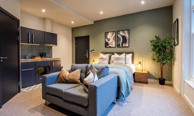 Thetford Casa | Thetford Hive Aparthotel Deluxe Suite 1