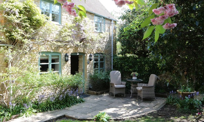 Lower Slaughter Cabaña | Thimble Cottage, Lower Slaughter - sleeps 2 guests in 1 bedroom