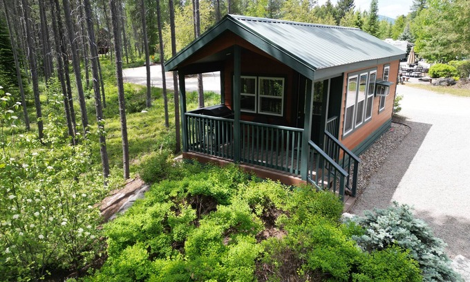 West Glacier Cabina | Thimbleberry Studio Cabin