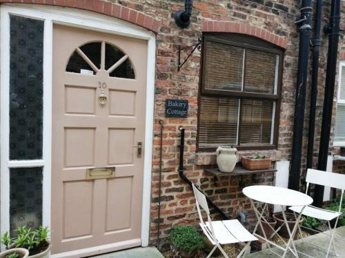 Thirsk Casa | Thirsk Stays - Bakery Cottage