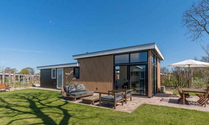 Burgh-Haamstede Casa | This 4-person chalet is ready to welcome you on the edge of the park. The chalet has a modern living