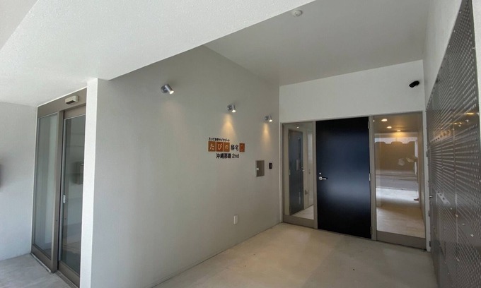 Matsuyama Apartamento | This 4bedroom condominium has an entire floor wit / Naha Okinawa