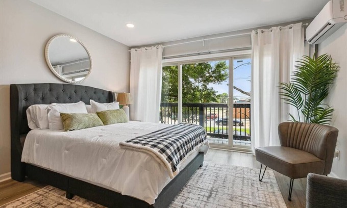 Hampton Apartamento | This apartment is a 0 bedroom(s), 1 bathrooms, located in Hampton, VA.