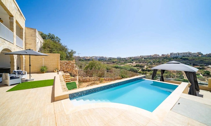 Ghajnsielem Apartamento | This apartment is a 3 bedroom(s), 4 bathrooms, located in Xaghra, Gozo.