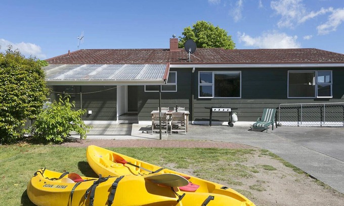 Taupo Cabaña | Este Bach lo tiene todo - Rainbow Point Holiday Home