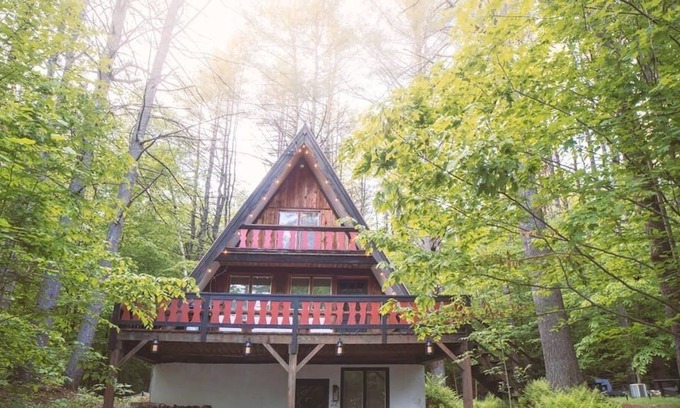 East Jamaica Cabina | This cabin is a 2 bedroom(s), 1.5 bathrooms, located in Jamaica, VT.