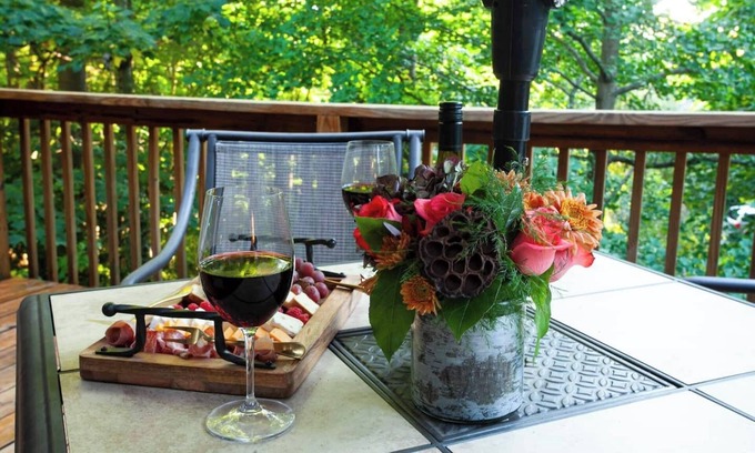 Saugatuck Cabina | This cabin is a 2 bedroom(s), 1.5 bathrooms, located in Saugatuck, MI.