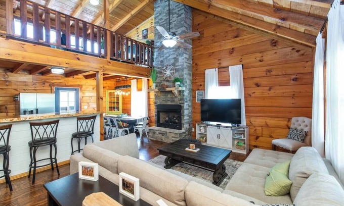 Stanton Cabina | This cabin is a 4 bedroom(s), 2 bathrooms, located in Stanton, KY.