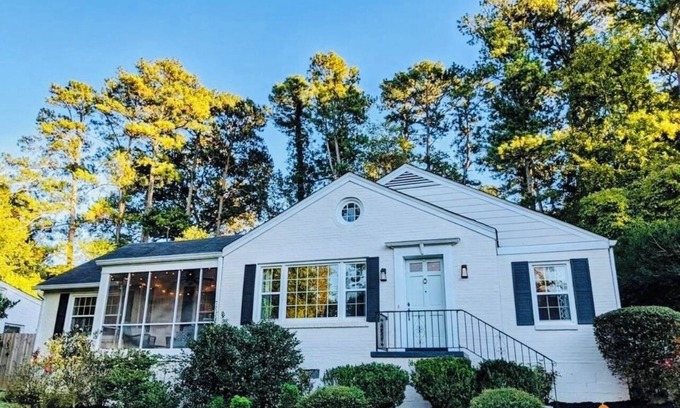 North Decatur Casa | This charming home in Decatur, near Emory, CDC,Atlanta