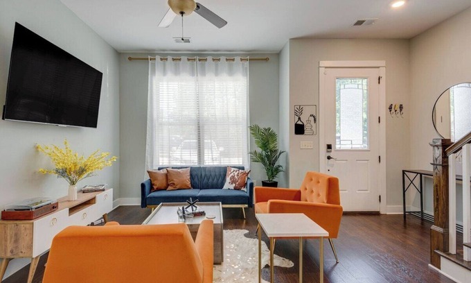 Inglewood Condominio | This condominium is a 2 bedroom(s), 2.5 bathrooms, located in Nashville, TN.