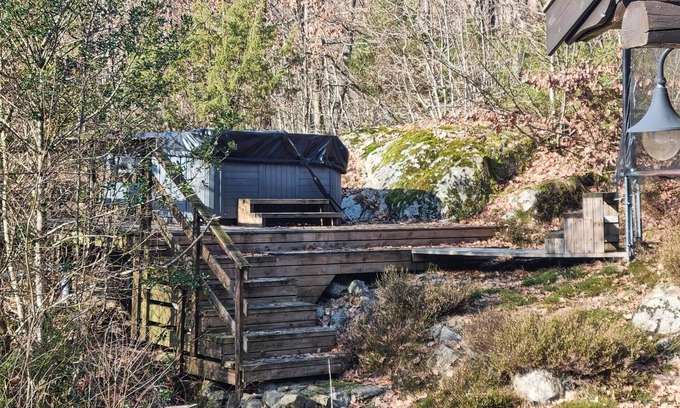 Lyngdal Casa | This cozy and comfortable vacation home welcomes you on a formidable panoramic plot.