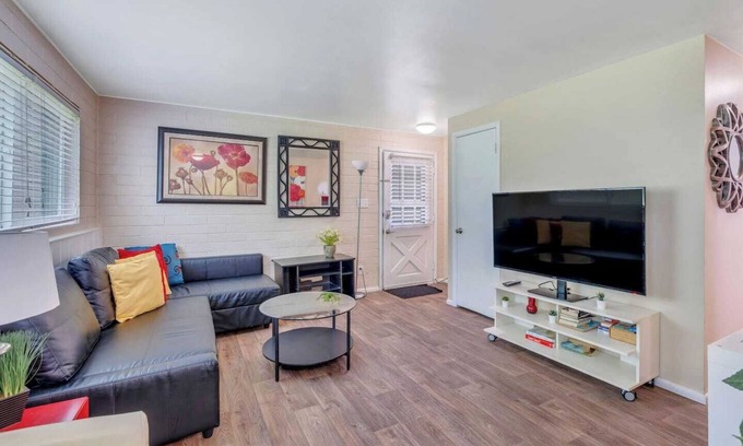 East Central Apartamento | This fourplex is a 1 bedroom(s), 1 bathrooms, located in Salt Lake City, UT.