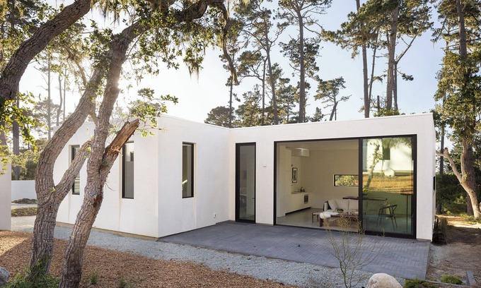Del Monte Forest Casa | This guest house is a 2 bedroom(s), 1 bathrooms, located in Pebble Beach, CA.