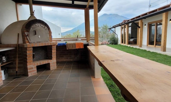 San Rafael Casa | This house is a 3 bedroom(s), 2 bathrooms, located in San Pablo del Lago, Imbabura.