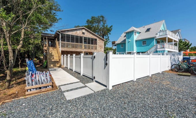 Duck Casa | This Home Has It All! Location, Amenities, & More!
