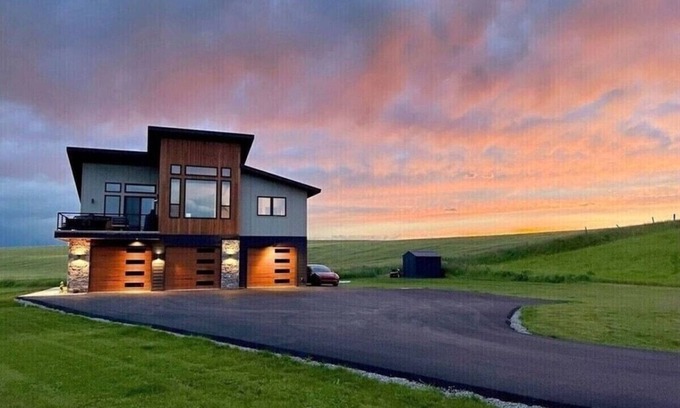 Kalispell Casa | This house is a 2 bedroom(s), 2 bathrooms, located in Kalispell, MT.