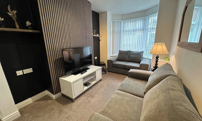 Ormeau Casa | This house is a 2 bedroom(s), 1 bathrooms, located in Belfast, Northern Ireland.
