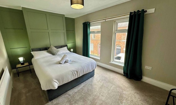Ormeau Casa | This house is a 2 bedroom(s), 1 bathrooms, located in Belfast, Northern Ireland.