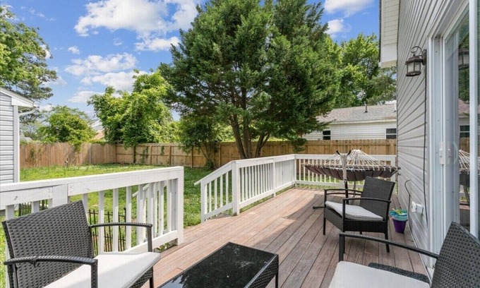 Buckroe Beach Casa | This house is a 2 bedroom(s), 2 bathrooms, located in Hampton, VA.