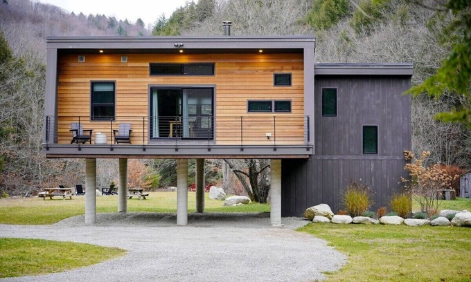 Jamaica Casa | This house is a 2 bedroom(s), 1 bathrooms, located in Jamaica, VT.