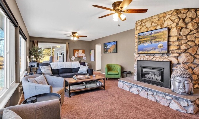 Canon City Casa | This house is a 3 bedroom(s), 2 bathrooms, located in Cañon City, CO.