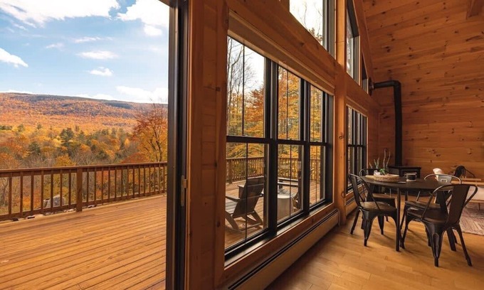 Sunderland Casa | This house is a 3 bedroom(s), 3 bathrooms, located in Sunderland, VT.