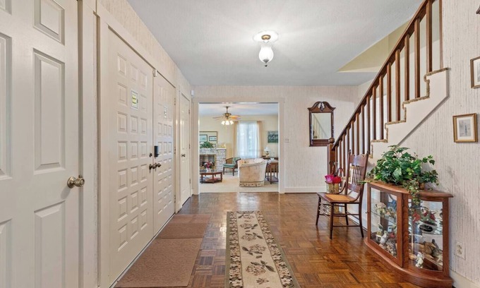 Frankfort Casa | This house is a 3 bedroom(s), 3 bathrooms, located in Frankfort, KY.