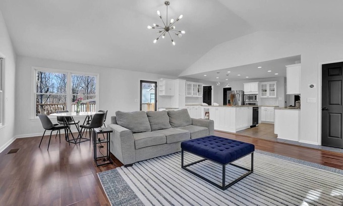 Chamblee Casa | This house is a 3 bedroom(s), 2 bathrooms, located in Chamblee, GA.