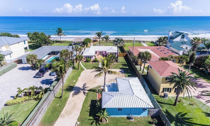 Ocean Shores Casa | This house is a 4 bedroom(s), 3 bathrooms, located in Indialantic, FL.