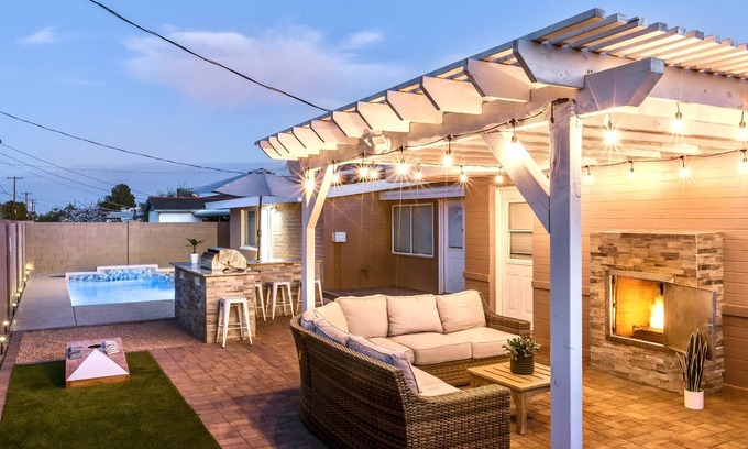 New Papago Parkway Casa | This house is a 4 bedroom(s), 3 bathrooms, located in Scottsdale, AZ.