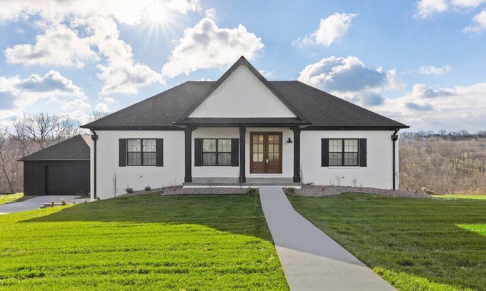 Lancaster Casa | This house is a 4 bedroom(s), 3 bathrooms, located in Lancaster, KY.