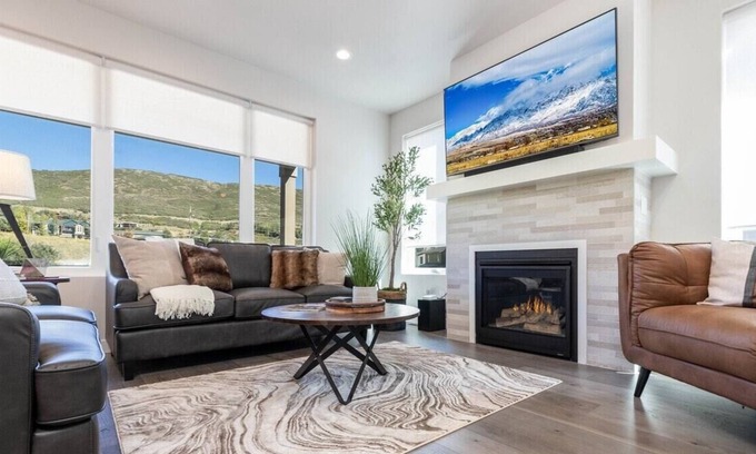 Deer Mountain Casa | This house is a 4 bedroom(s), 3.5 bathrooms, located in Hideout, UT.