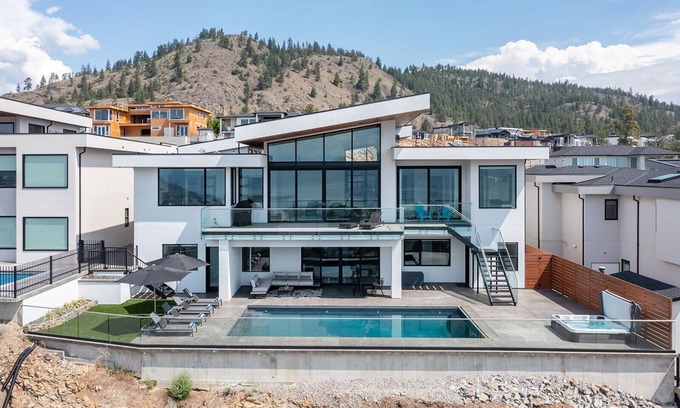 Central Okanagan Casa | This house is a 4 bedroom(s), 3 bathrooms, located in West Kelowna, BC.