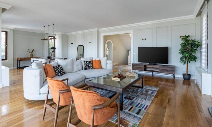 Tarabya Mahallesi Casa | This house is a 5 bedroom(s), 4.5 bathrooms, located in Sarıyer, İstanbul.