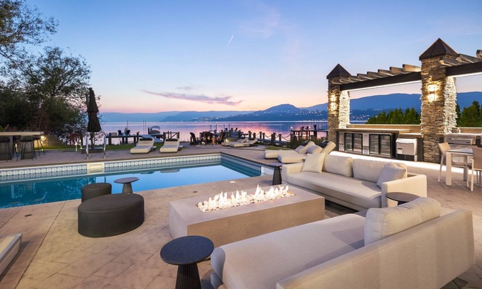 South Pandosy Casa | This house is a 6 bedroom(s), 3.5 bathrooms, located in Kelowna, BC.
