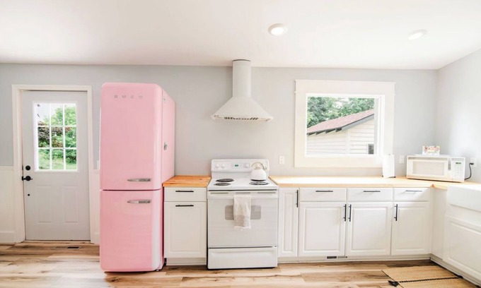 Boyne City Casa | This in town charmer has been fully renovated